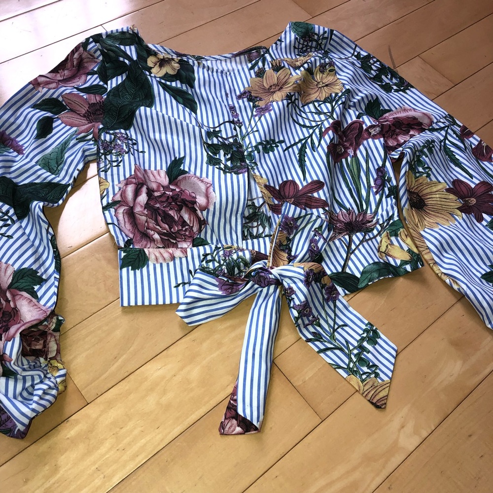 Cropped pinstripe floral top